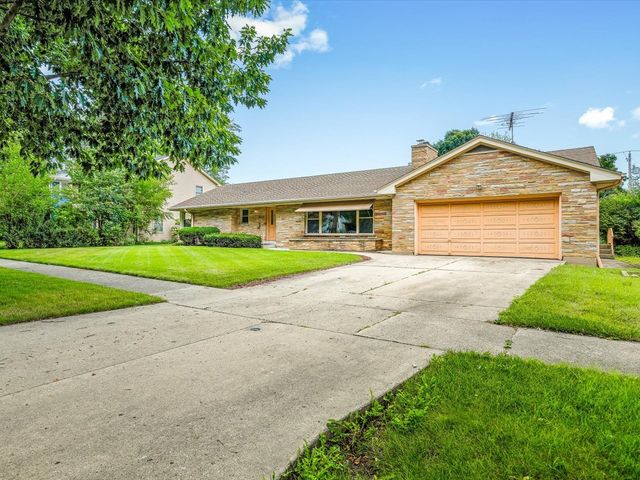 1324 S 3rd Street, St. Charles, IL 60174