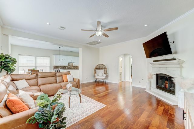 2104 Windy Shores Drive, Pearland, TX 77584