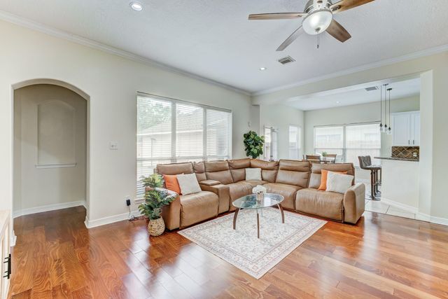 2104 Windy Shores Drive, Pearland, TX 77584