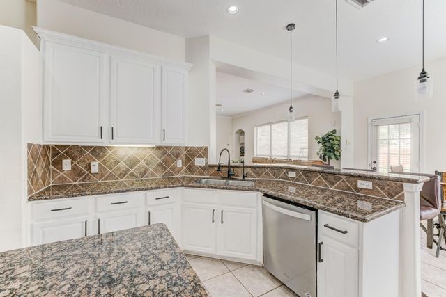 2104 Windy Shores Drive, Pearland, TX 77584