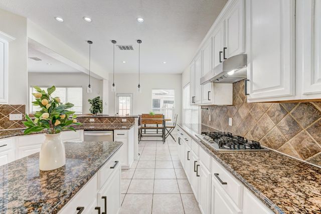 2104 Windy Shores Drive, Pearland, TX 77584