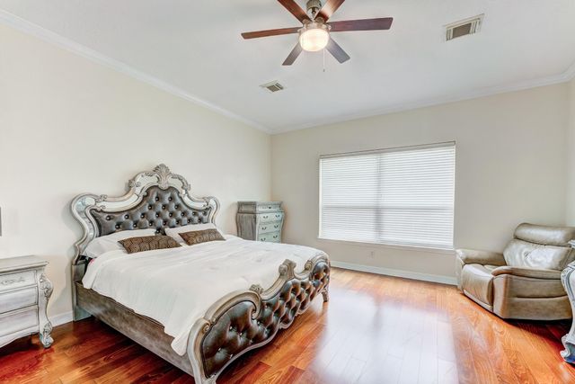2104 Windy Shores Drive, Pearland, TX 77584