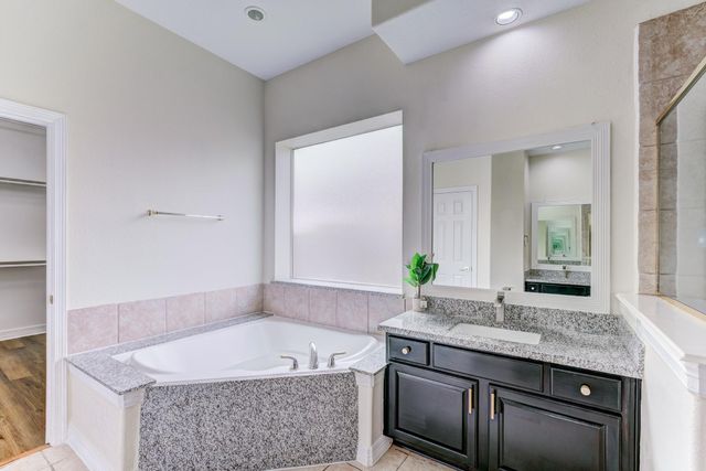 2104 Windy Shores Drive, Pearland, TX 77584