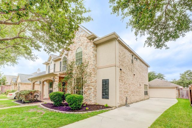 2104 Windy Shores Drive, Pearland, TX 77584