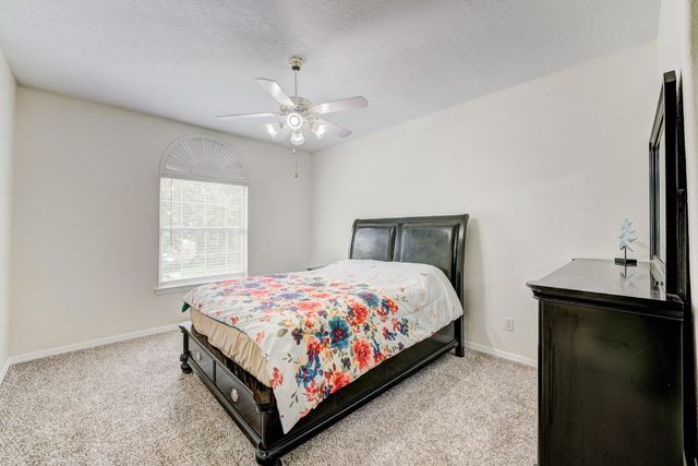 2104 Windy Shores Drive, Pearland, TX 77584