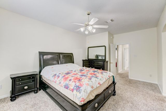 2104 Windy Shores Drive, Pearland, TX 77584