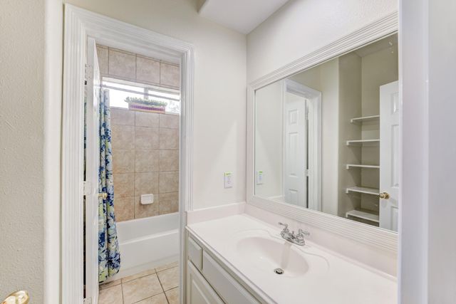 2104 Windy Shores Drive, Pearland, TX 77584