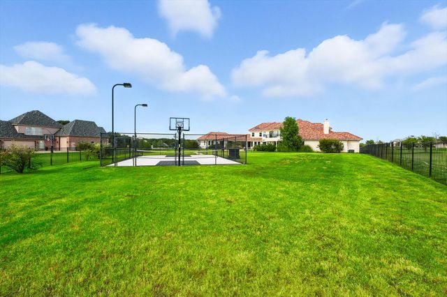 811 Noble Champions Way, Bartonville, TX 76226