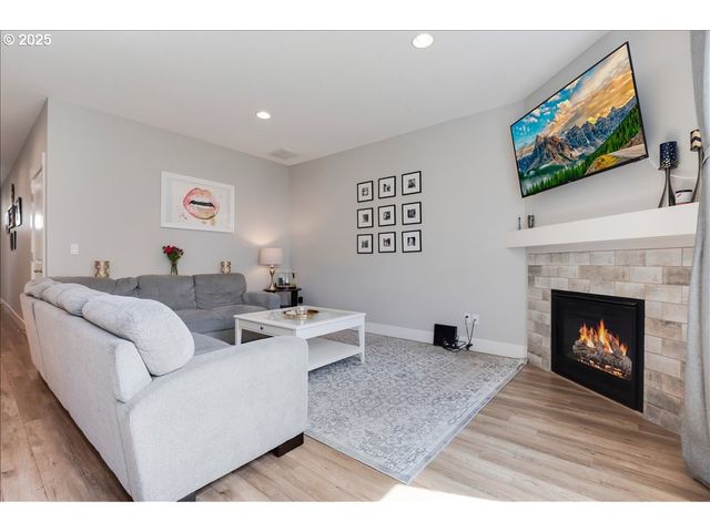 2754 INNA Ave Nw, Salem, OR 97304