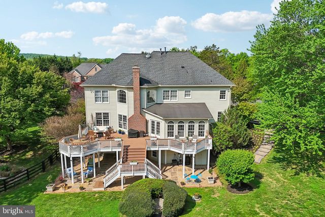 19396 EMERALD PARK DR, Leesburg, VA 20175