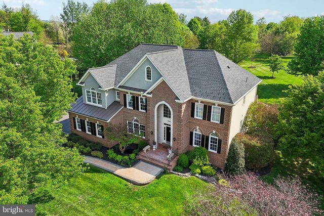 19396 EMERALD PARK DR, Leesburg, VA 20175