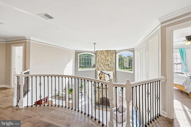 19396 EMERALD PARK DR, Leesburg, VA 20175