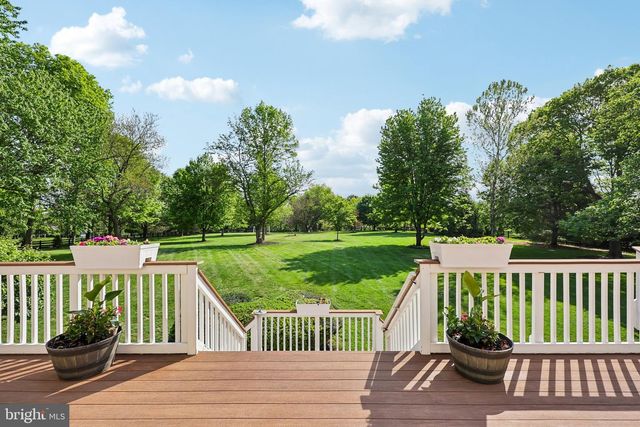 19396 EMERALD PARK DR, Leesburg, VA 20175