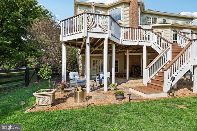 19396 EMERALD PARK DR, Leesburg, VA 20175
