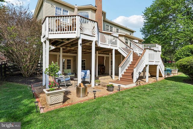 19396 EMERALD PARK DR, Leesburg, VA 20175