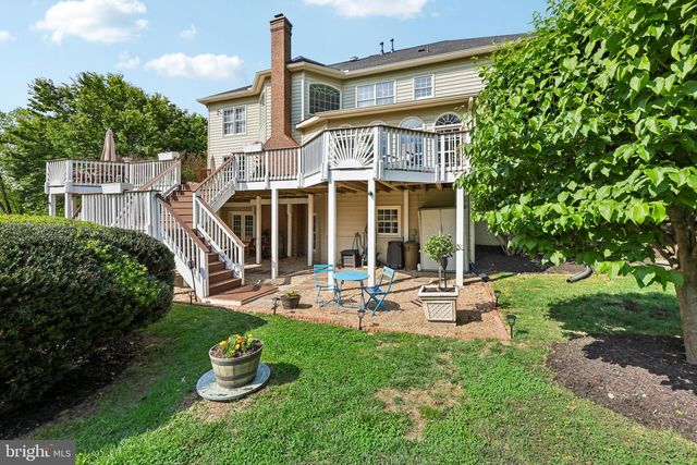 19396 EMERALD PARK DR, Leesburg, VA 20175