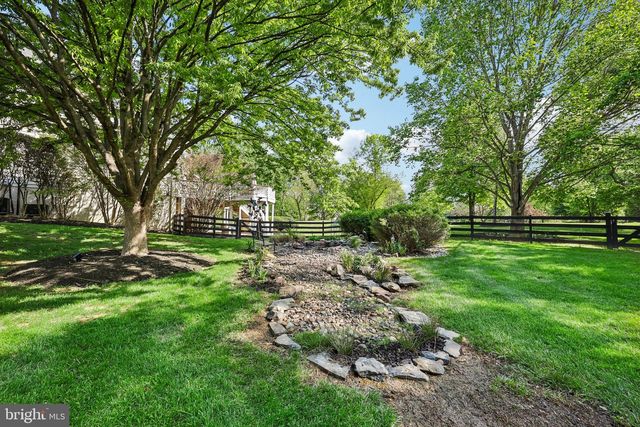 19396 EMERALD PARK DR, Leesburg, VA 20175