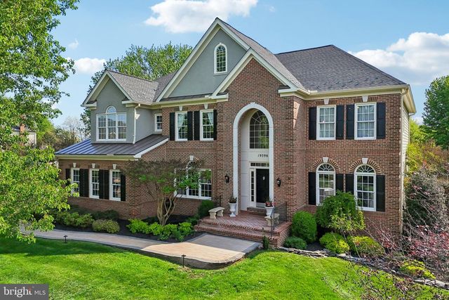 19396 EMERALD PARK DR, Leesburg, VA 20175