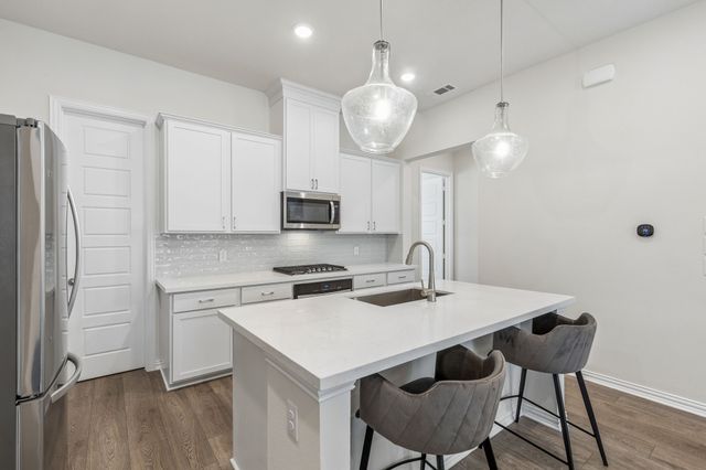 8352 Challenger Lane, Frisco, TX 75034