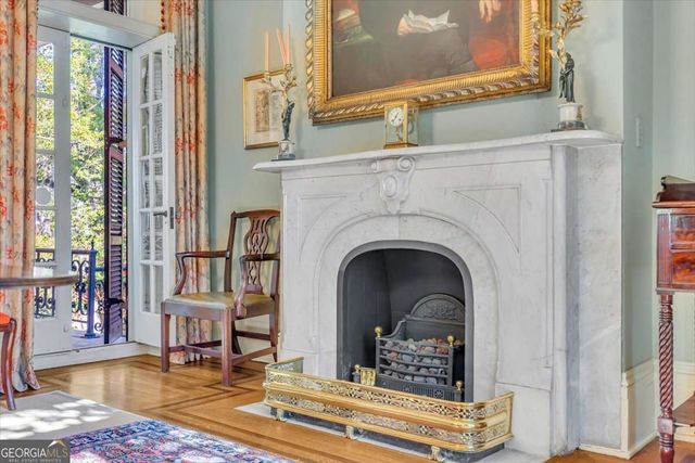 211 E Charlton Street, Savannah, GA 31401