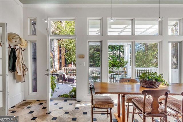 211 E Charlton Street, Savannah, GA 31401