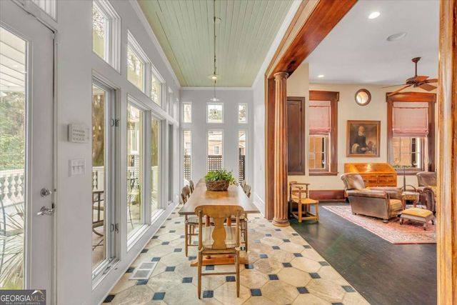 211 E Charlton Street, Savannah, GA 31401