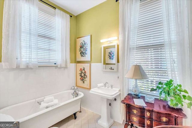 211 E Charlton Street, Savannah, GA 31401