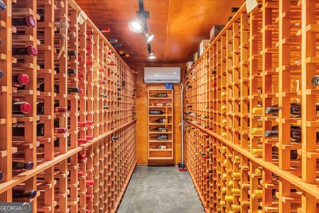 211 E Charlton Street, Savannah, GA 31401