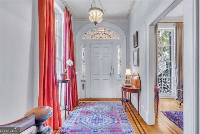 211 E Charlton Street, Savannah, GA 31401