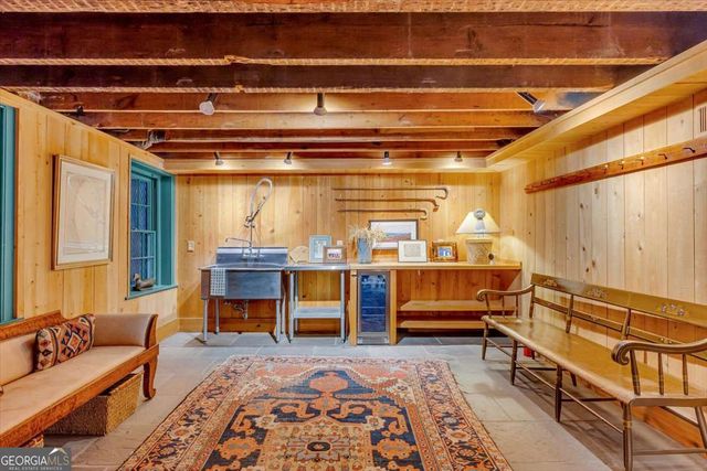 211 E Charlton Street, Savannah, GA 31401