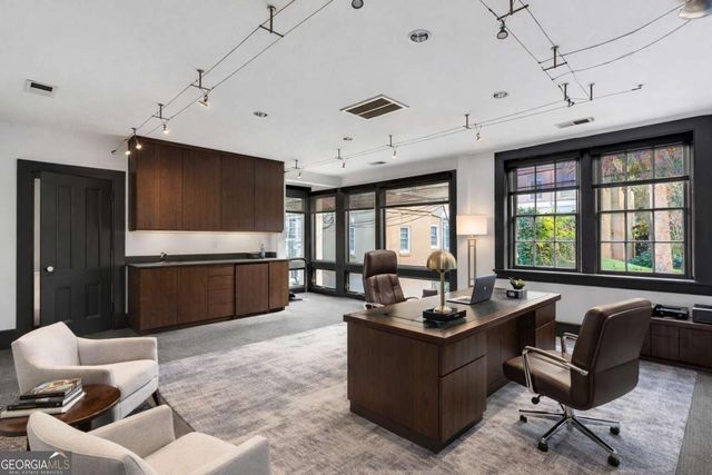 211 E Charlton Street, Savannah, GA 31401