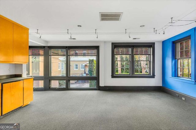 211 E Charlton Street, Savannah, GA 31401