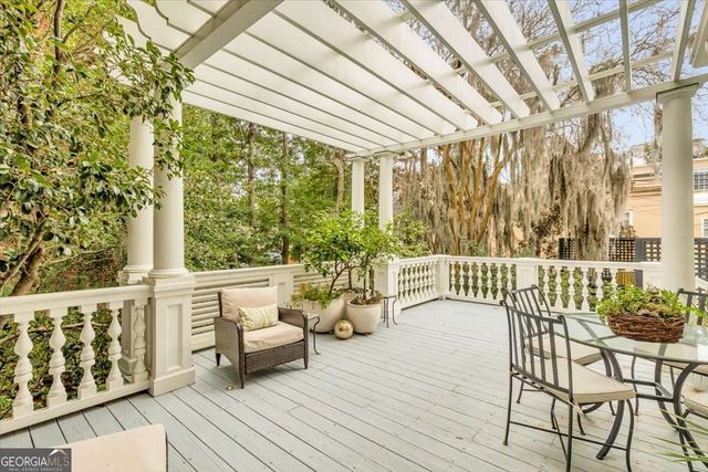 211 E Charlton Street, Savannah, GA 31401