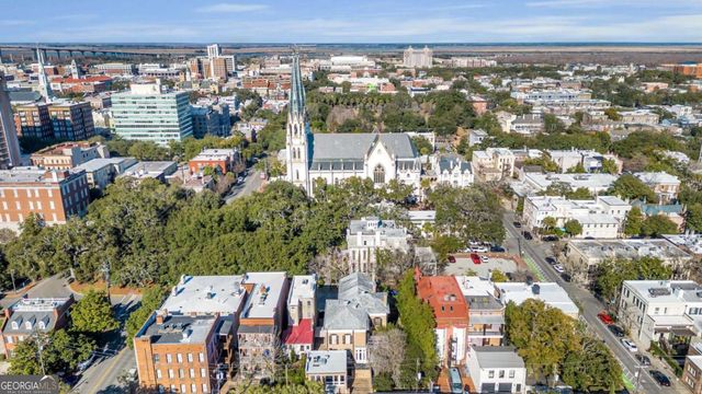 211 E Charlton Street, Savannah, GA 31401