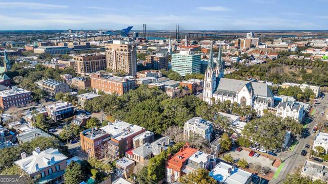 211 E Charlton Street, Savannah, GA 31401