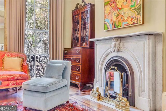 211 E Charlton Street, Savannah, GA 31401