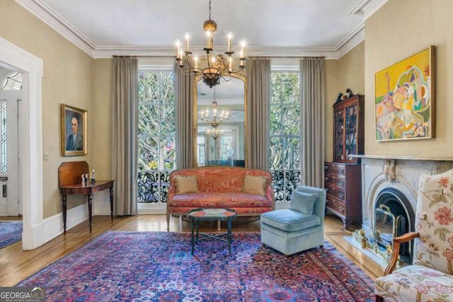 211 E Charlton Street, Savannah, GA 31401