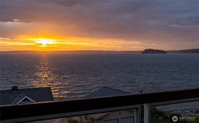1035 Shorecrest Place, Camano Island, WA 98282
