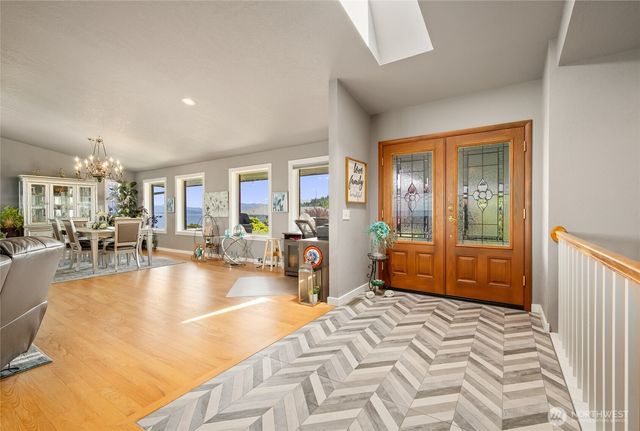 1035 Shorecrest Place, Camano Island, WA 98282