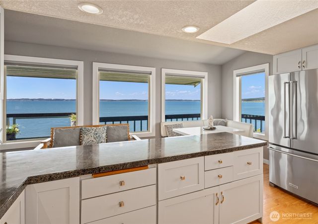 1035 Shorecrest Place, Camano Island, WA 98282