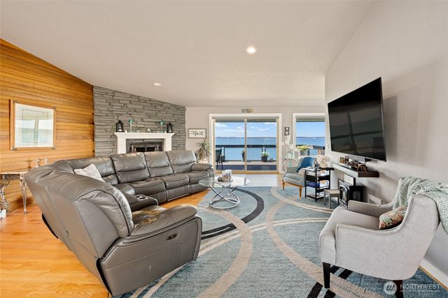 1035 Shorecrest Place, Camano Island, WA 98282