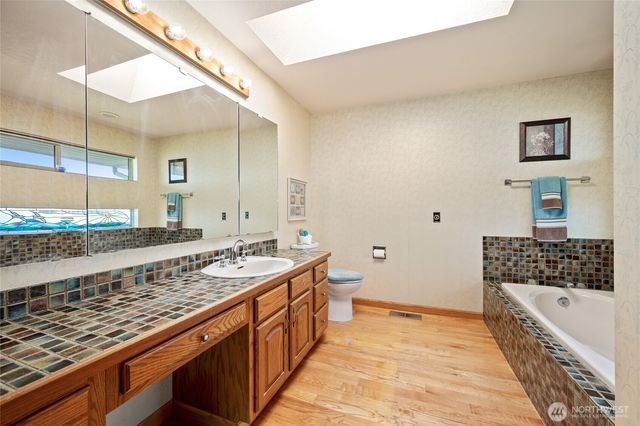 1035 Shorecrest Place, Camano Island, WA 98282