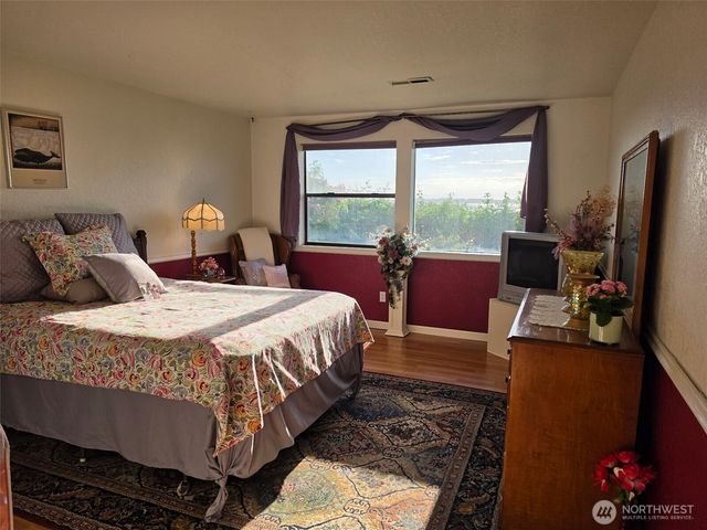 1035 Shorecrest Place, Camano Island, WA 98282