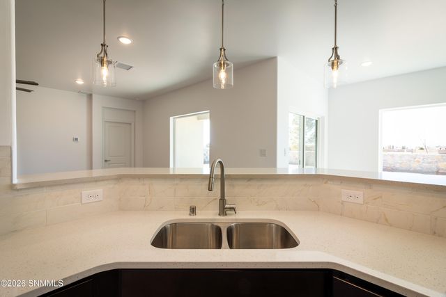 6571 Phoenix Street, Las Cruces, NM 88012