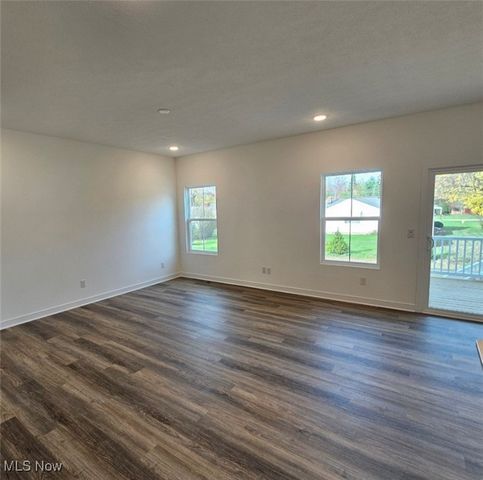 104 Willow Way, Elyria, OH 44035