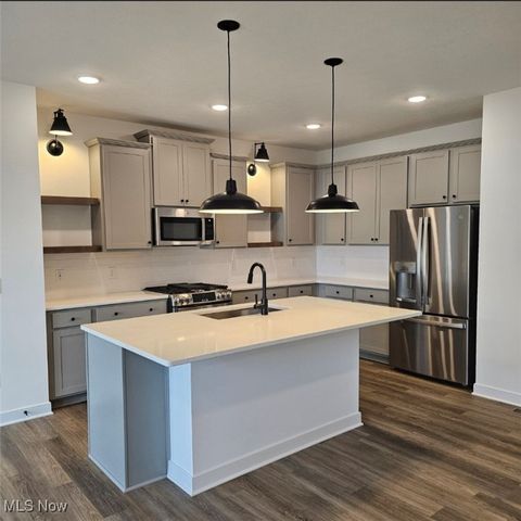 104 Willow Way, Elyria, OH 44035