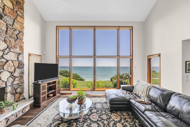 810 Waters Edge ROAD, Racine, WI 53402