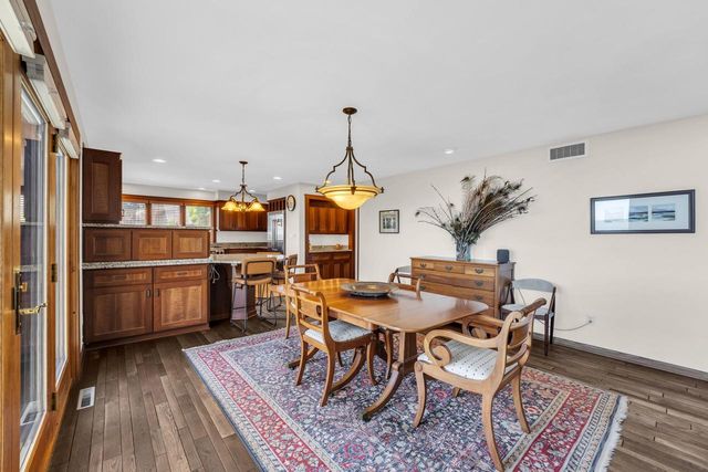 810 Waters Edge ROAD, Racine, WI 53402