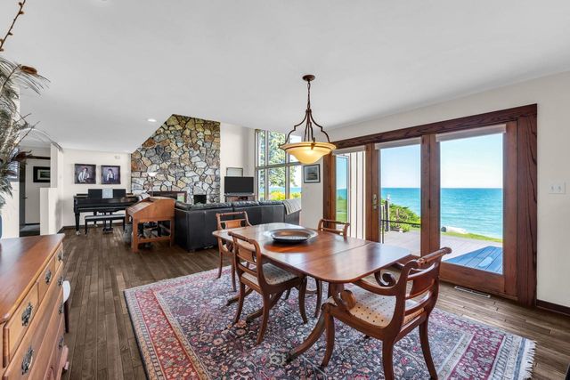 810 Waters Edge ROAD, Racine, WI 53402