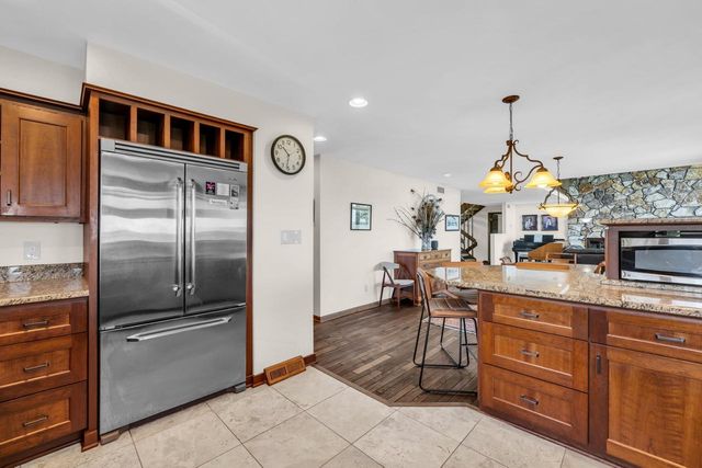 810 Waters Edge ROAD, Racine, WI 53402